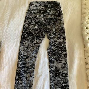 Lululemon Wunder under leggings